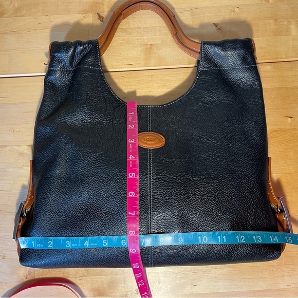 Tod's full grain black leather tote bag details in brown leather - Picture 13 of 13